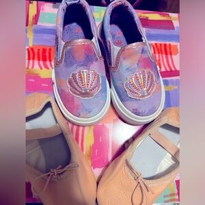 Size seven toddler shoes